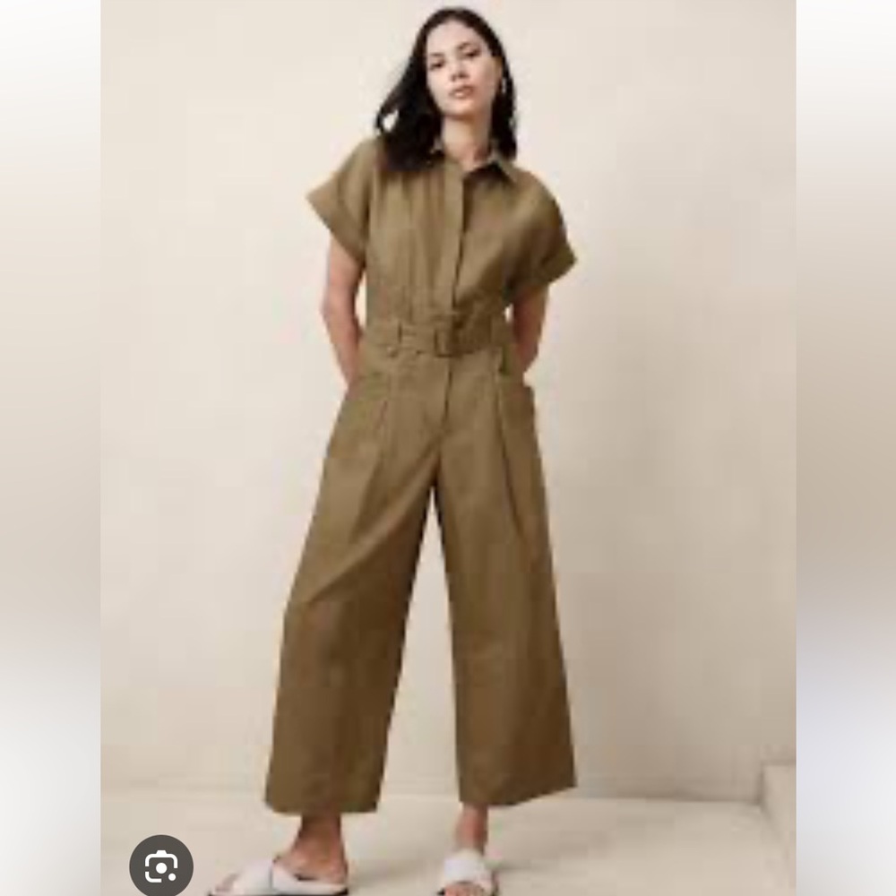 Brand new Banana Republic jumpsuit; size 0
